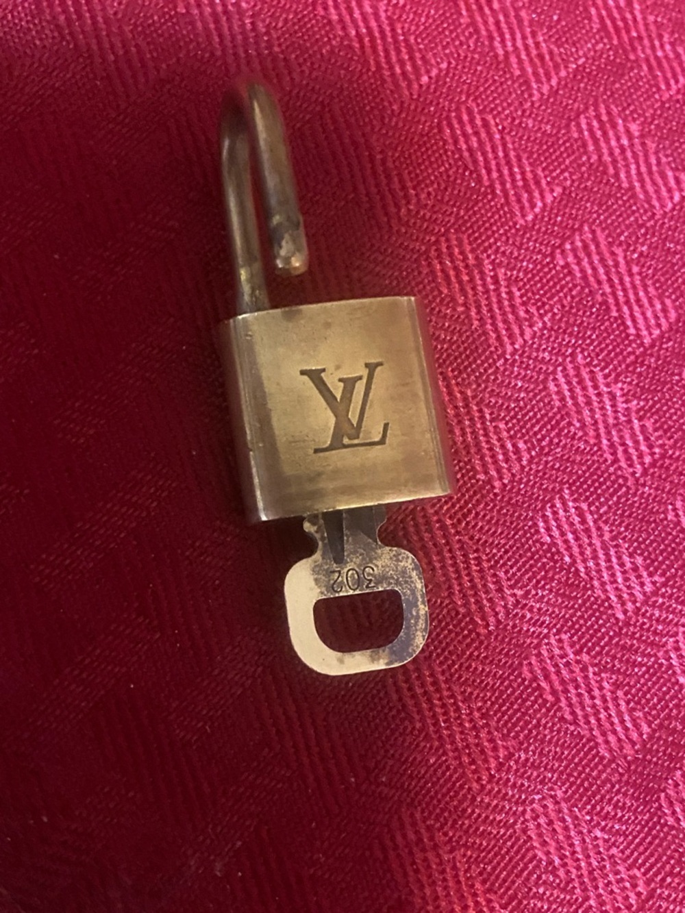 Louis Vuitton #302 Padlock and Key - Picture 2 of 7